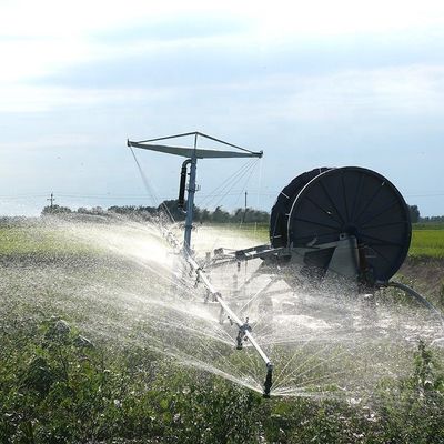200*160*120 Landwirtschaftsbetriebe Landwirtschaft Reisender Hard Hose Reel Irrigator mit Regenpistole im fortgeschrittenen Bewässerungssystem Reisender