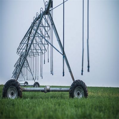 Landwirtschaftszentrum Pivot-Farmbewässerungssystem mit Achsensprühmaschine und Schleppsprinkler