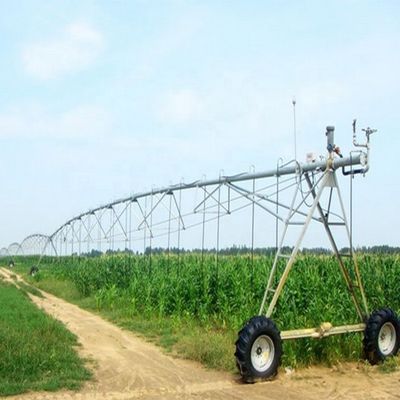 2022 Landwirtschaftliche Bewässerungssystemlösung Fortgeschrittene Metallzentrum Drehbewegungsbewässerungsvorrichtung mit axalen Spinnsprinklern