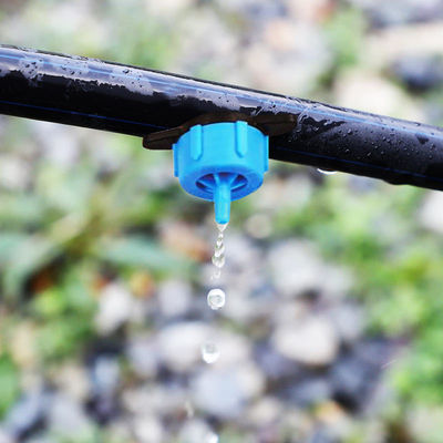 Landwirtschaftliche Tropfbewässerungssystem 8-Loch-Verstellbarer Wasser-Emitter-Tropfbewässerer für Gewächshausbetriebe