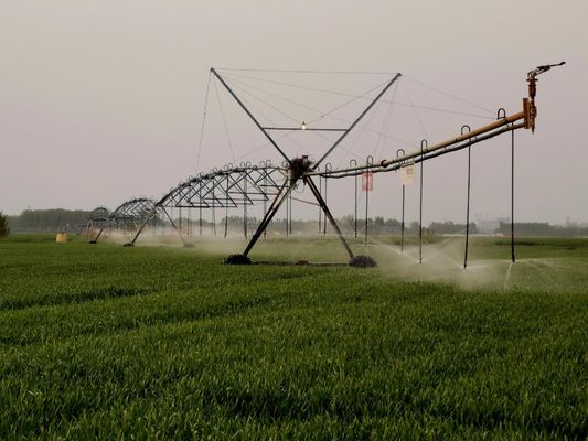 30 Zoll Durchmesser Wassersparzentrum Schraubbewegungsbewässerung Sprinkler Ausrüstung mit Motor und 230 KG Gewicht
