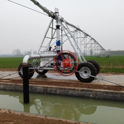 3800 KG Landwirtschaft Automatische seitliche lineare Bewegung Gartenbewässerungssystem Zwei/Vierräder-Version zum Nutzen Ihrer Farm