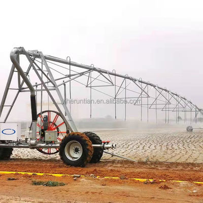 3800 KG Landwirtschaft Automatische seitliche lineare Bewegung Gartenbewässerungssystem Zwei/Vierräder-Version zum Nutzen Ihrer Farm