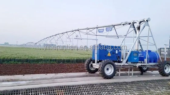 3800 KG Landwirtschaft Automatische seitliche lineare Bewegung Gartenbewässerungssystem Zwei/Vierräder-Version zum Nutzen Ihrer Farm