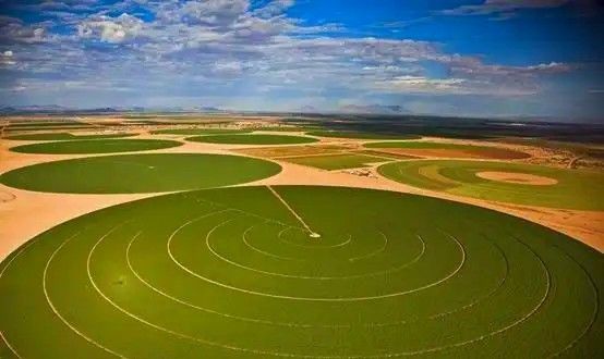 Revolutionäres Zentrum Drehkreuz 30 Zoll Durchmesser Breite Abdeckung und ökologisch bewusster Betrieb für Landwirtschaftliche Bewässerung