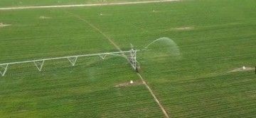 Bewässerungssystem mit 30-Zoll-Durchmesser-Wasser-Einsparung-Zentrum-Pivot-Sprinkler und Motor