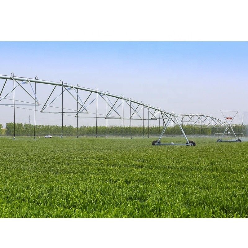 Fernüberwachung Drehbewegungsbewässerungssystem Niedriger Energieverbrauch 25-250 Acres Leicht zu bedienende Metallsprinkler