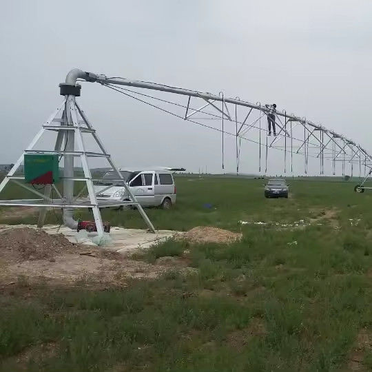 2200 KG Design Automatisches Zentraldrehbewegungsbewässerungssystem Regenpistole Bewässerungsmaschine aus Shandong